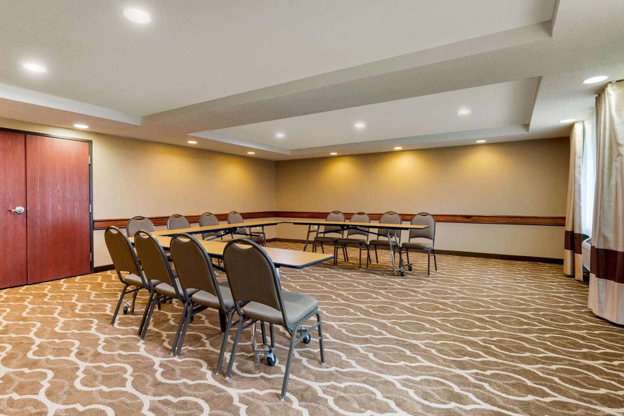 Comfort Inn & Suites Milford Buitenkant foto